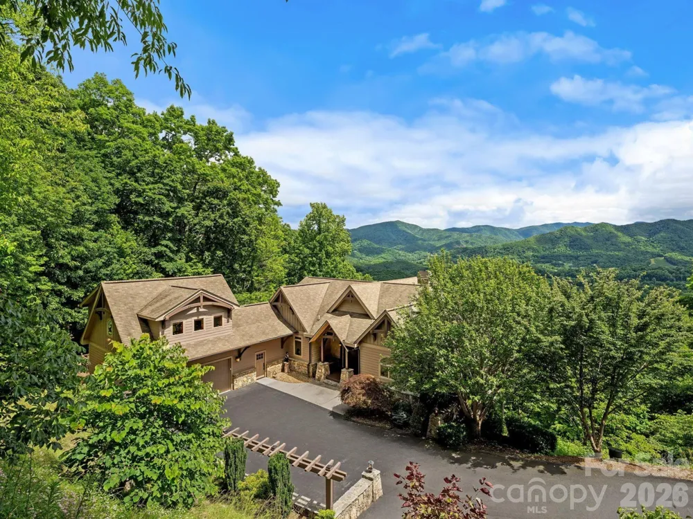 241 Glen Eagle Drive Waynesville, NC 28786