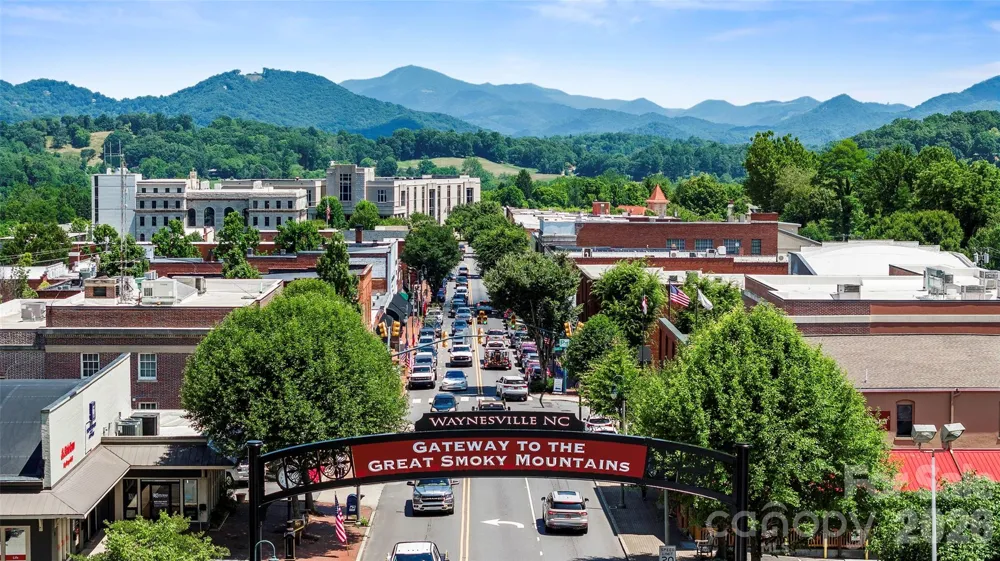 241 Glen Eagle Drive Waynesville, NC 28786