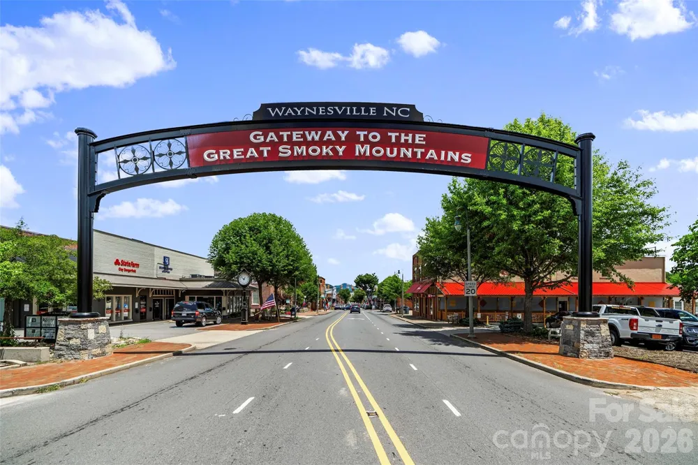 241 Glen Eagle Drive Waynesville, NC 28786