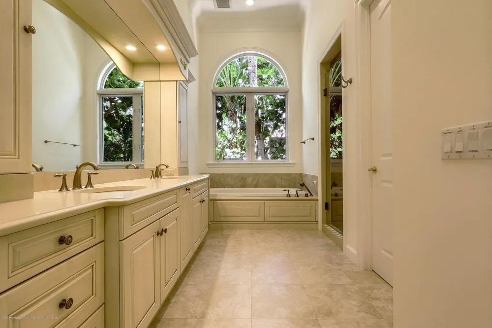 1426 Ocean Boulevard Palm Beach, FL 33480