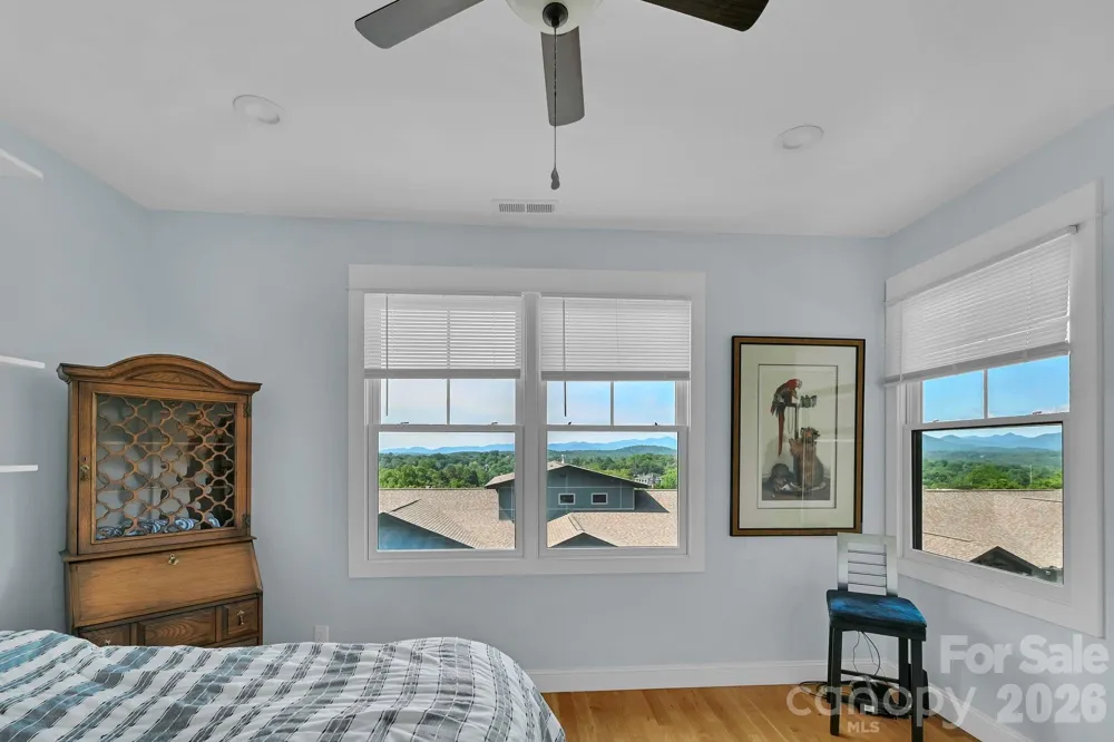 406 Kessler Place Asheville, NC 28804