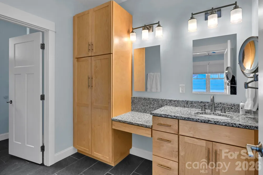 406 Kessler Place Asheville, NC 28804