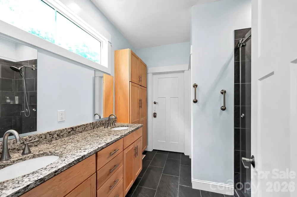 406 Kessler Place Asheville, NC 28804