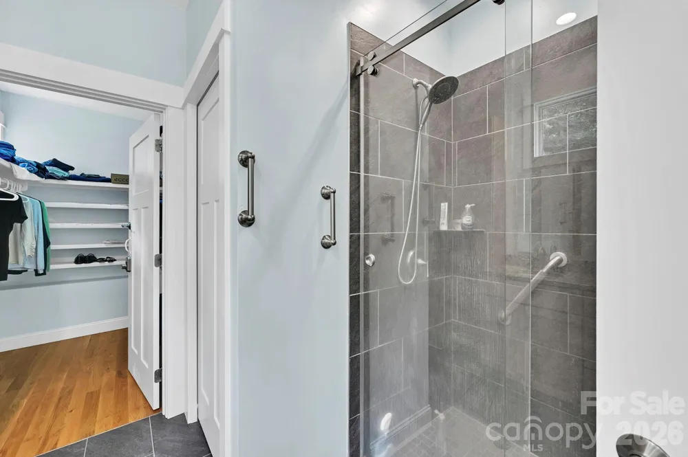 406 Kessler Place Asheville, NC 28804
