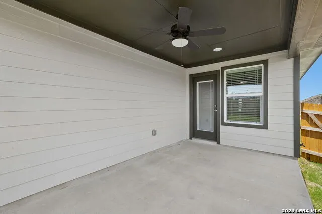 5433 Wrangler Way Marion, TX 78124