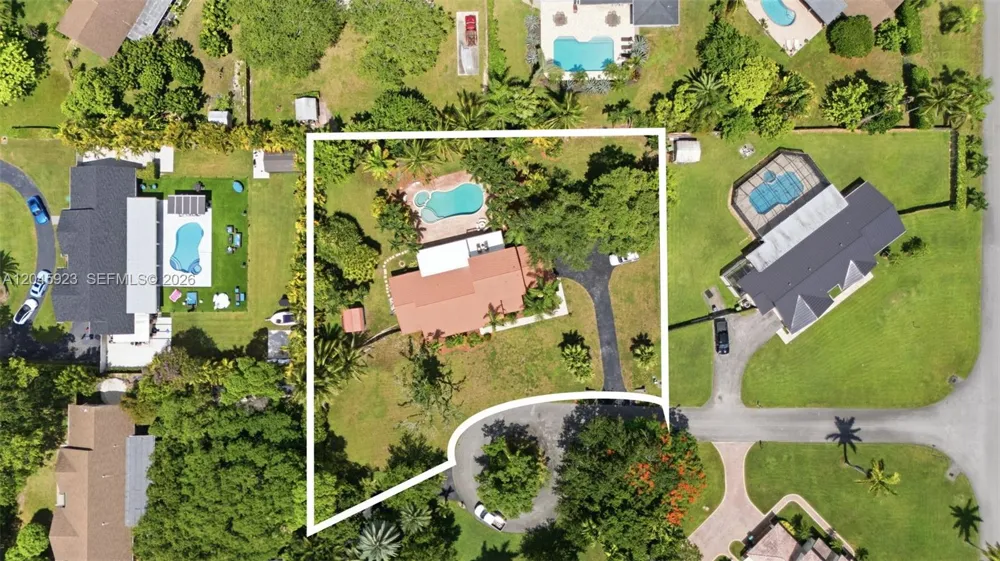 16564 SW 153rd Ct Miami, FL 33187
