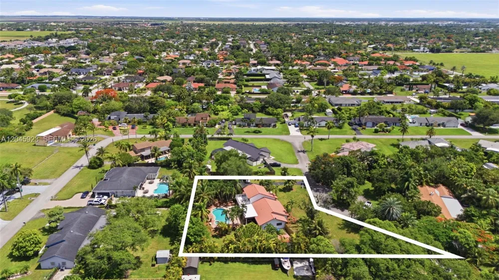 16564 SW 153rd Ct Miami, FL 33187