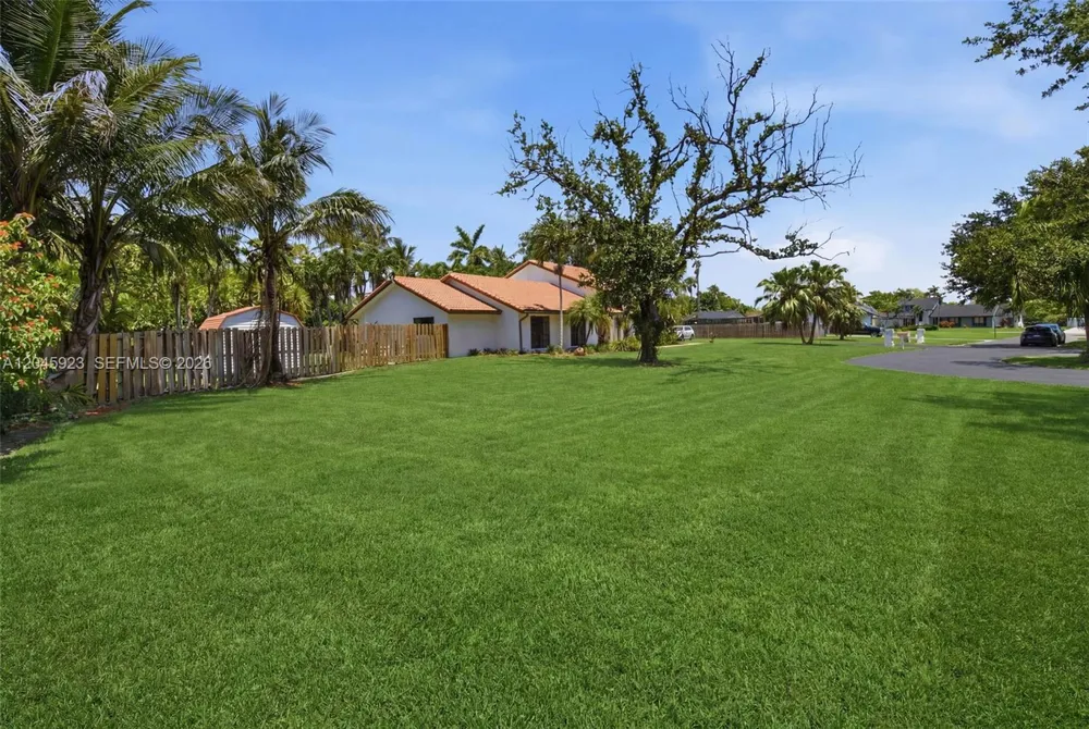 16564 SW 153rd Ct Miami, FL 33187