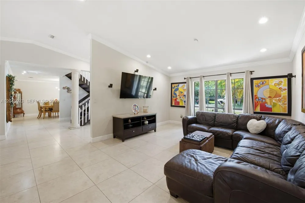 16564 SW 153rd Ct Miami, FL 33187