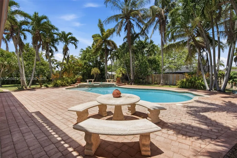 16564 SW 153rd Ct Miami, FL 33187