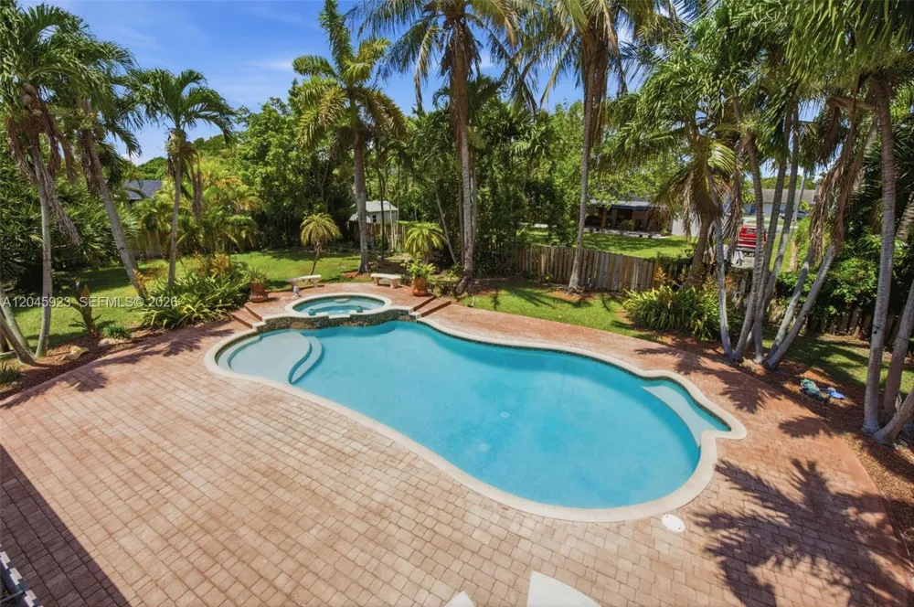 16564 SW 153rd Ct Miami, FL 33187