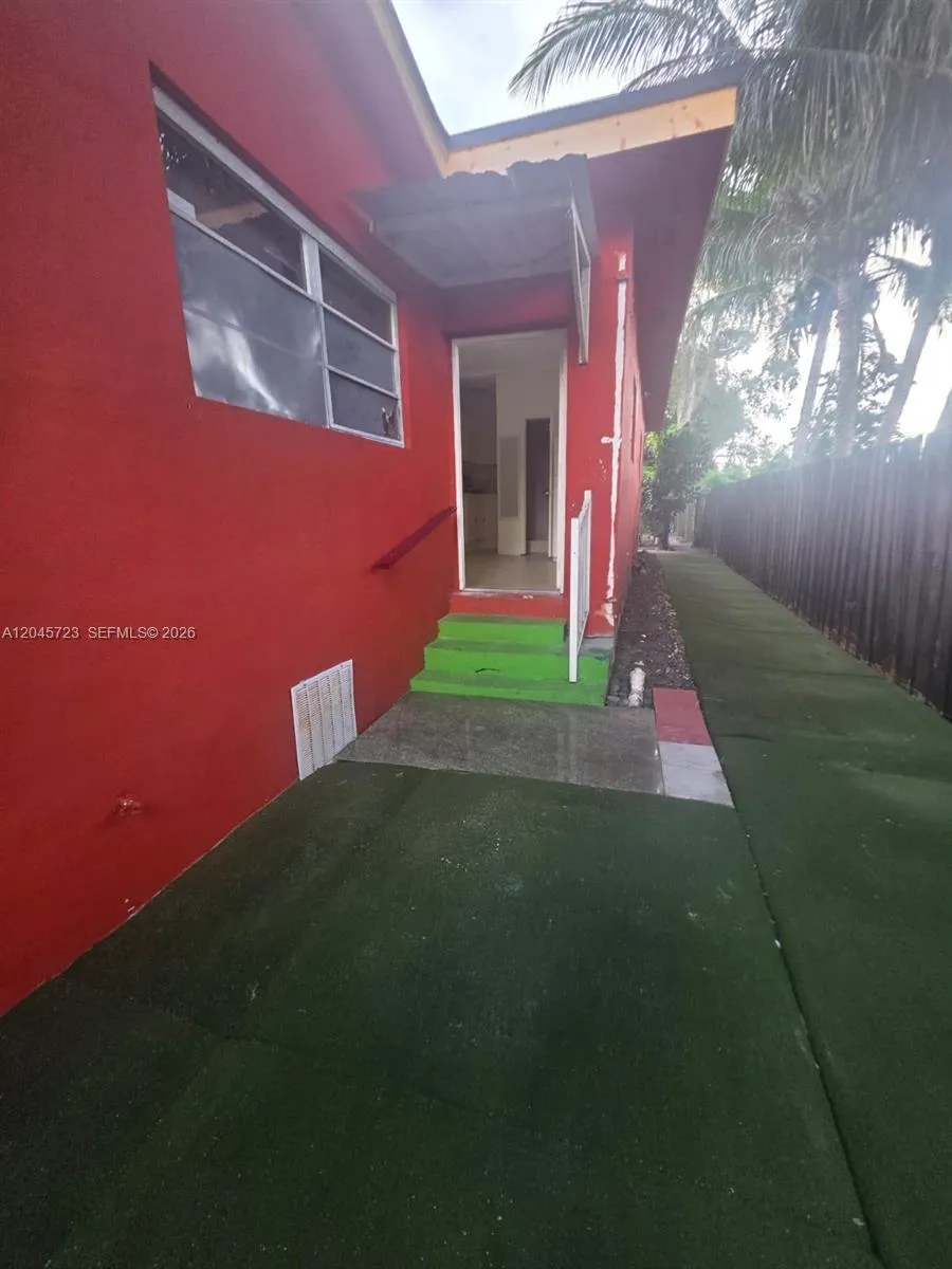 10861 NW 22nd Ct #0 Miami, FL 33167