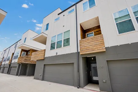 1510 Washington Avenue #203