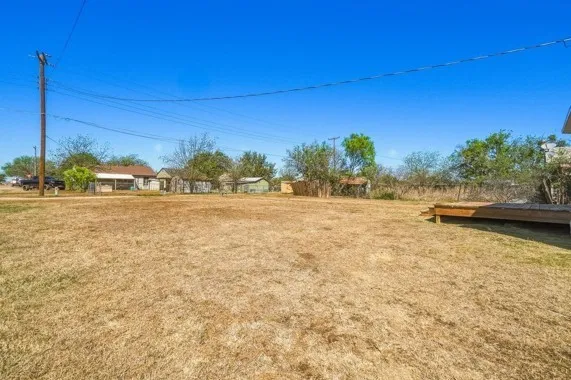 212 NW I AVENUE Hamlin, TX 79520