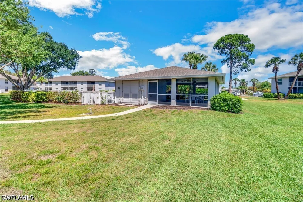 Derbyshire Court #F201 Naples, FL 34116