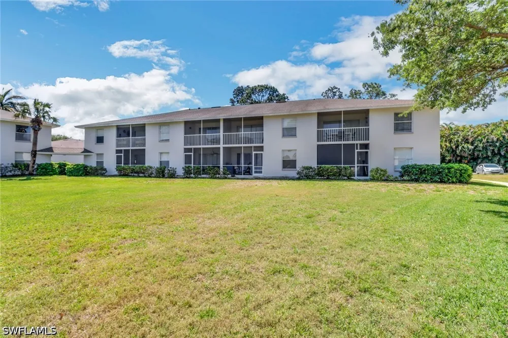 Derbyshire Court #F201 Naples, FL 34116