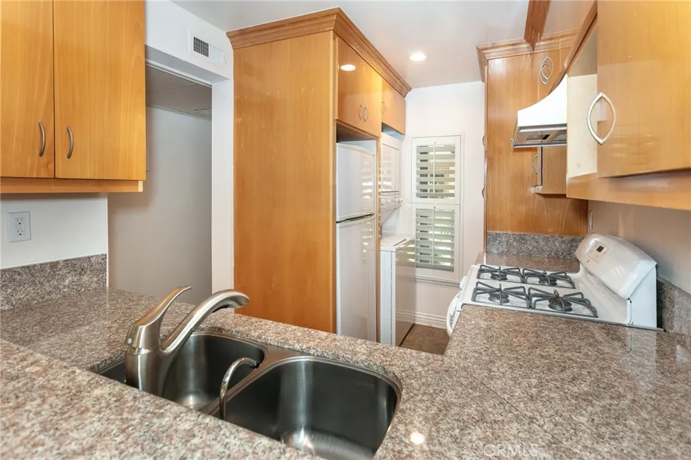 7101 Farralone Avenue #141 Canoga Park, CA 91303