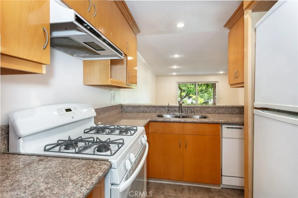 7101 Farralone Avenue #141 Canoga Park, CA 91303