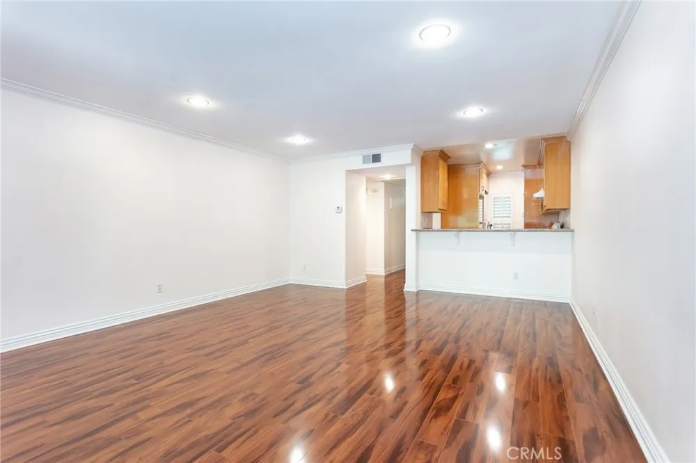 7101 Farralone Avenue #141 Canoga Park, CA 91303