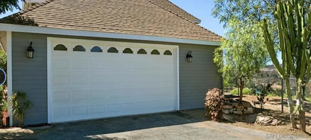 19960 Santee Ln Valley Center, CA 92082