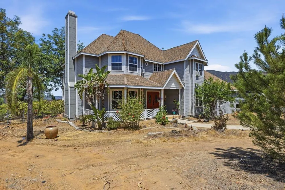 19960 Santee Ln Valley Center, CA 92082
