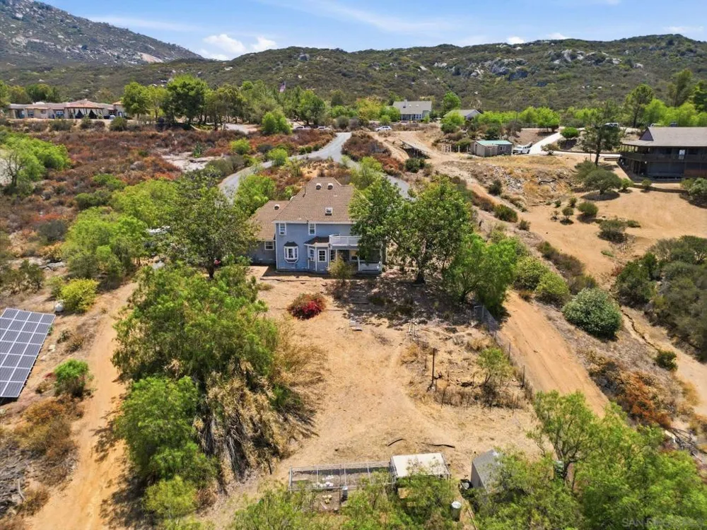 19960 Santee Ln Valley Center, CA 92082