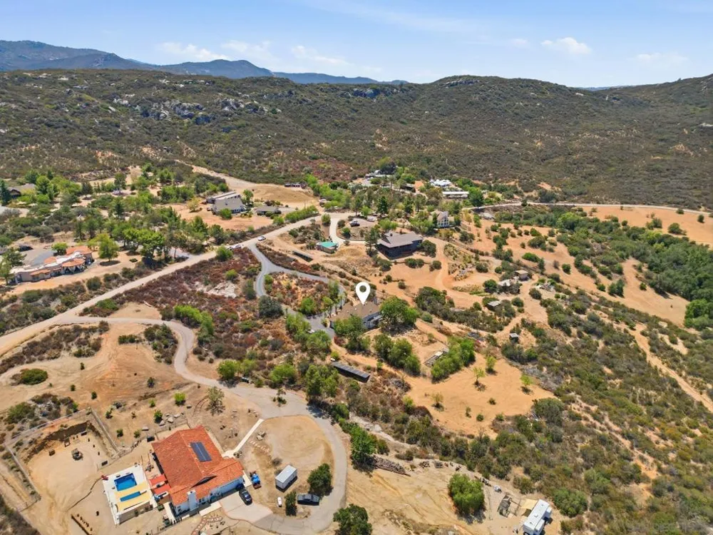 19960 Santee Ln Valley Center, CA 92082