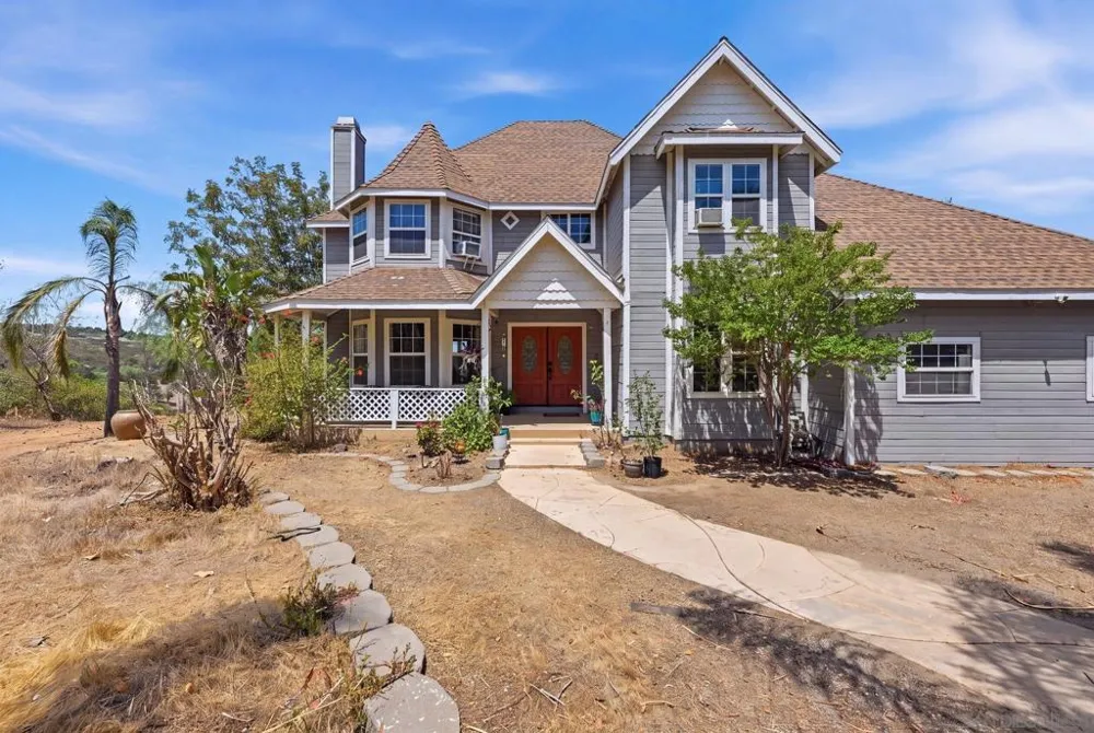 19960 Santee Ln Valley Center, CA 92082