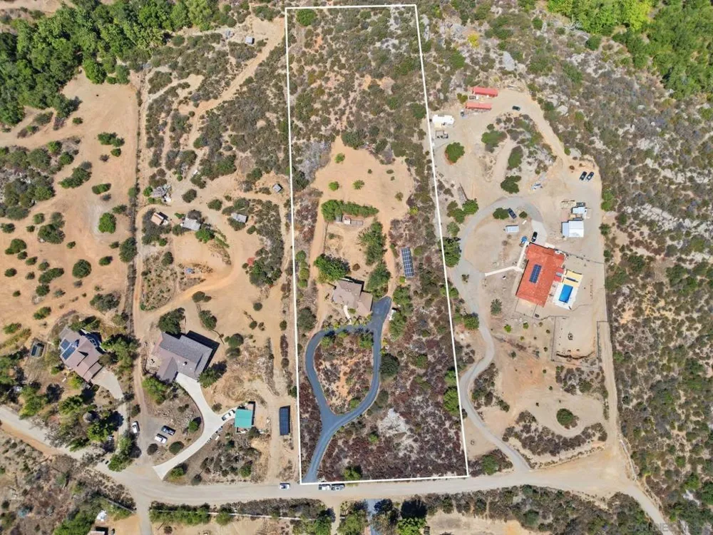 19960 Santee Ln Valley Center, CA 92082