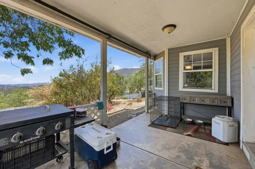 19960 Santee Ln Valley Center, CA 92082
