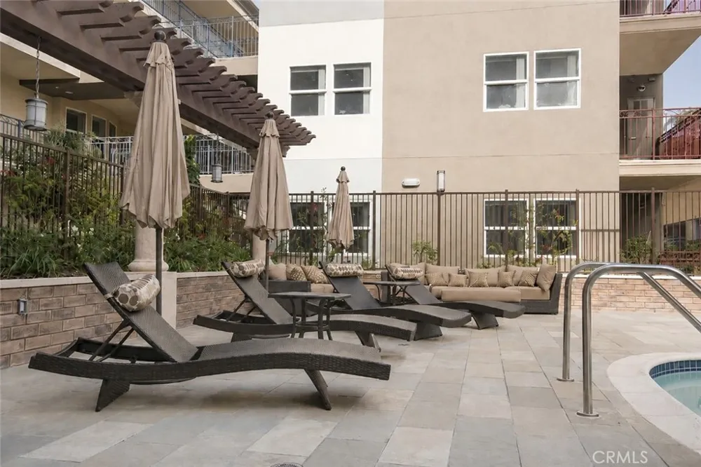 11925 Kling Street #2RIV Valley Village, CA 91607