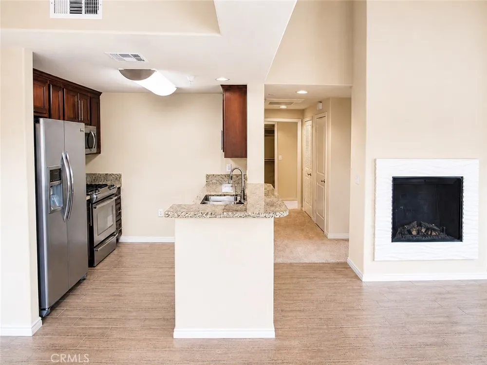 11925 Kling Street #2RIV Valley Village, CA 91607