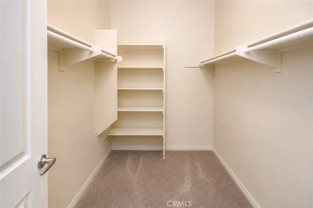 11925 Kling Street #2RIV Valley Village, CA 91607