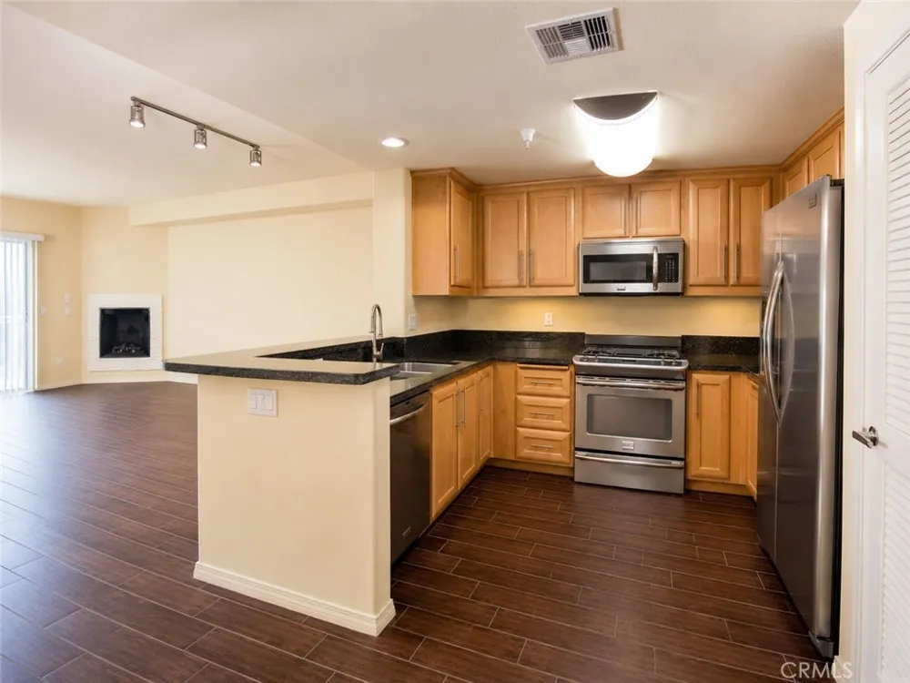 11925 Kling Street #2RIV Valley Village, CA 91607