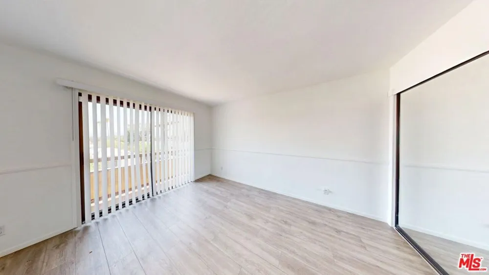 8710 Independence Avenue #301 Canoga Park, CA 91304