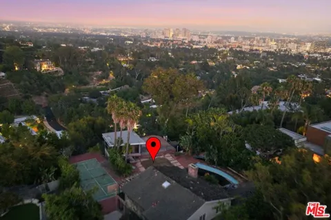 860 Linda Flora Drive