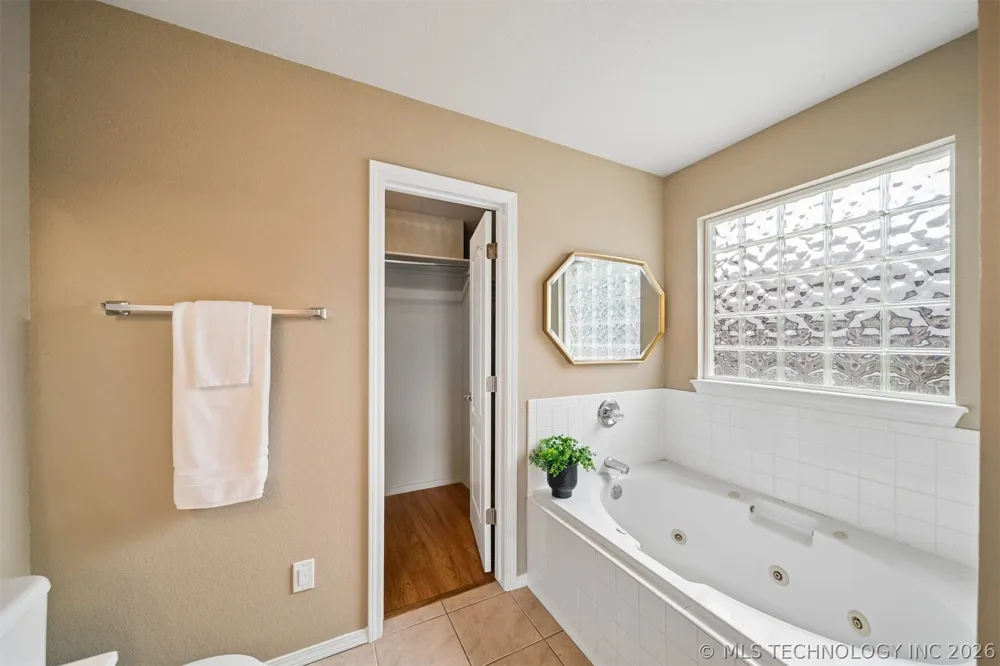 5309 Richmond Drive Bartlesville, OK 74006