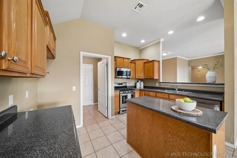 5309 Richmond Drive Bartlesville, OK 74006
