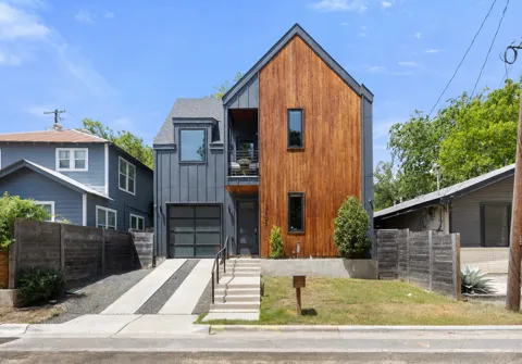 2202 Santa Rita Street