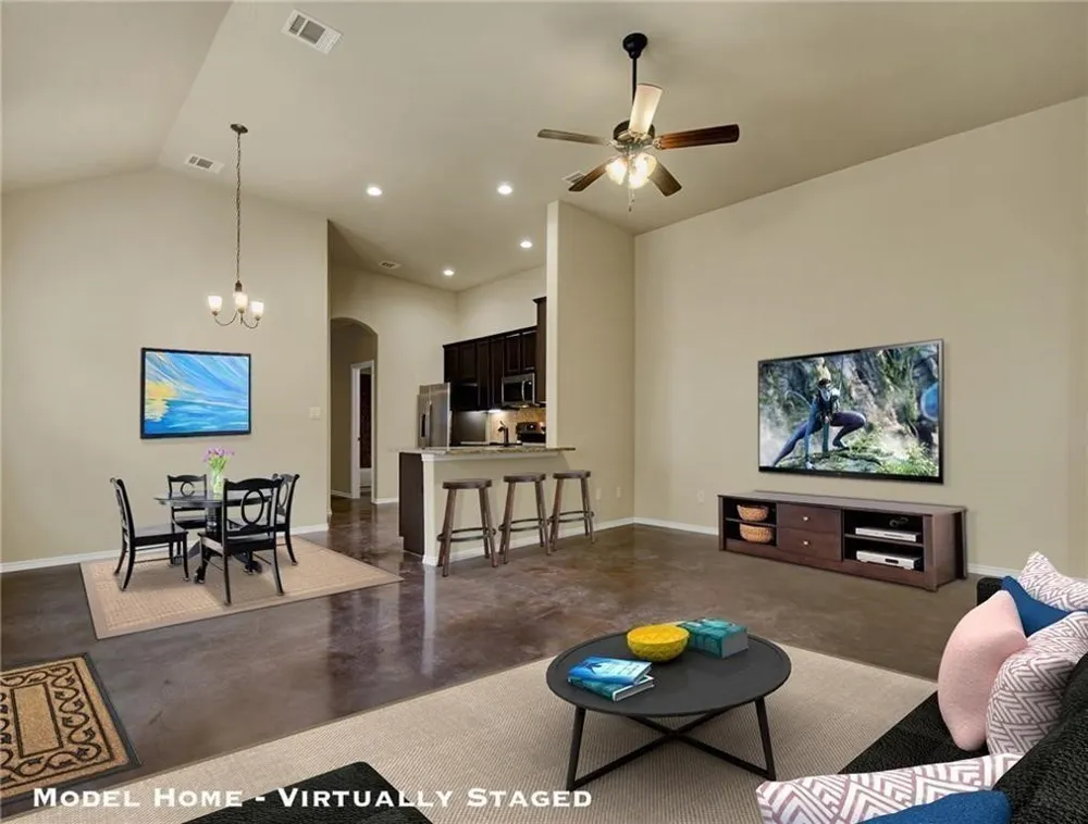 265 Joanne Loop #B Buda, TX 78610