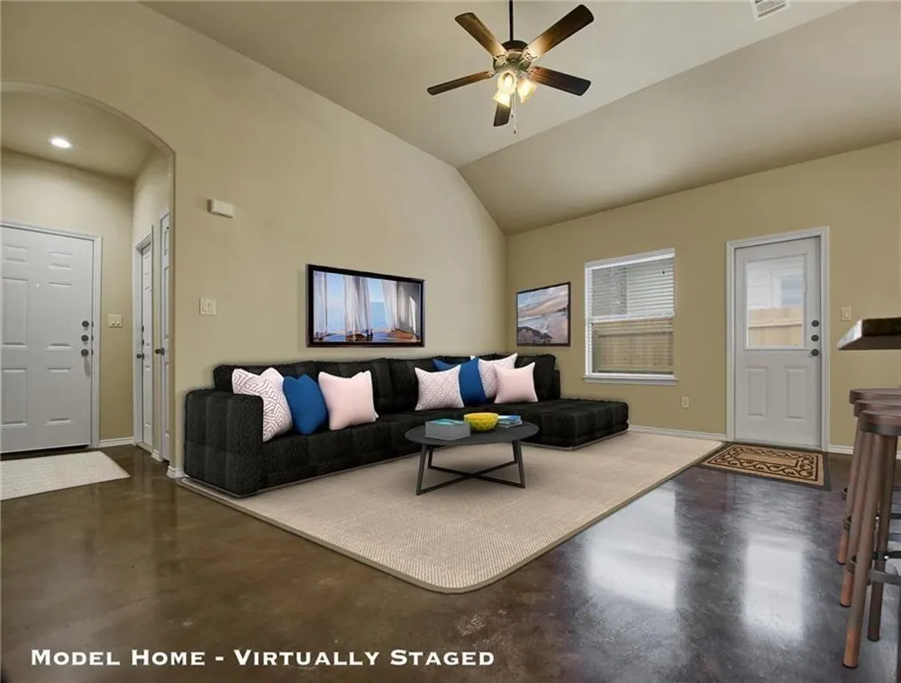 265 Joanne Loop #B Buda, TX 78610