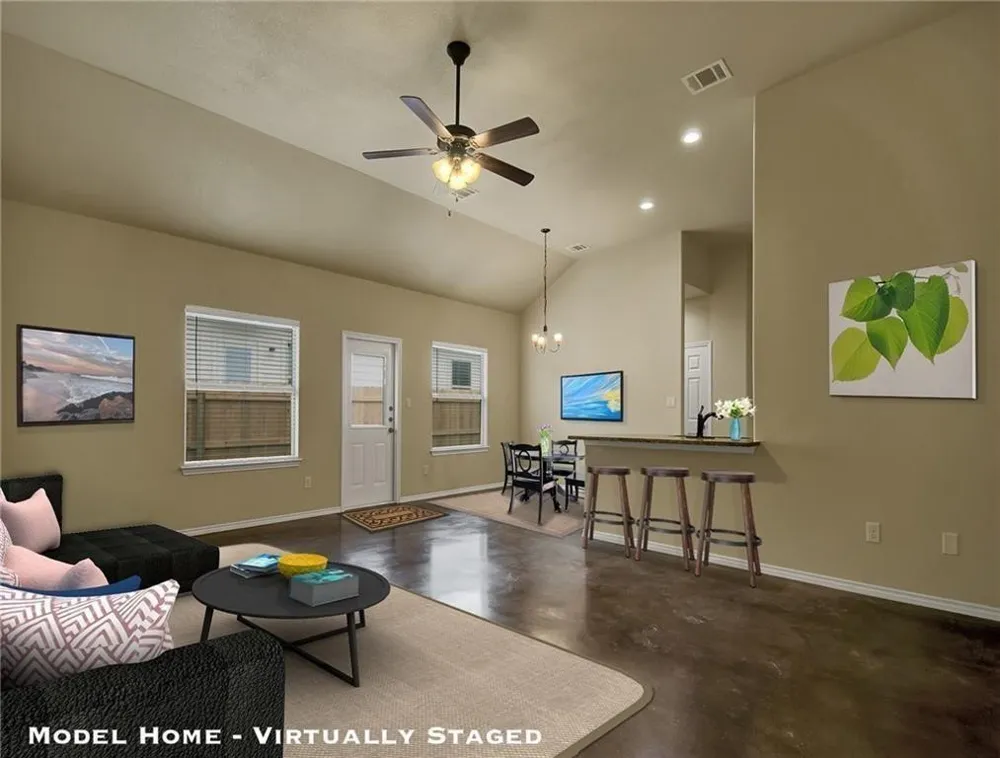 265 Joanne Loop #B Buda, TX 78610