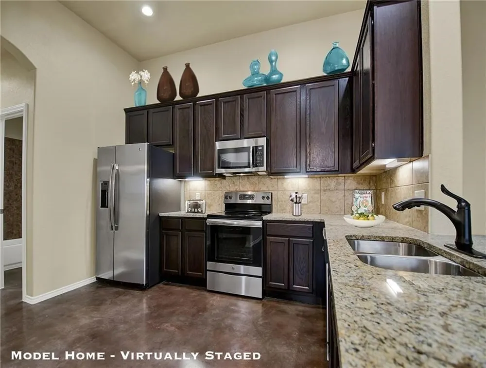 265 Joanne Loop #B Buda, TX 78610