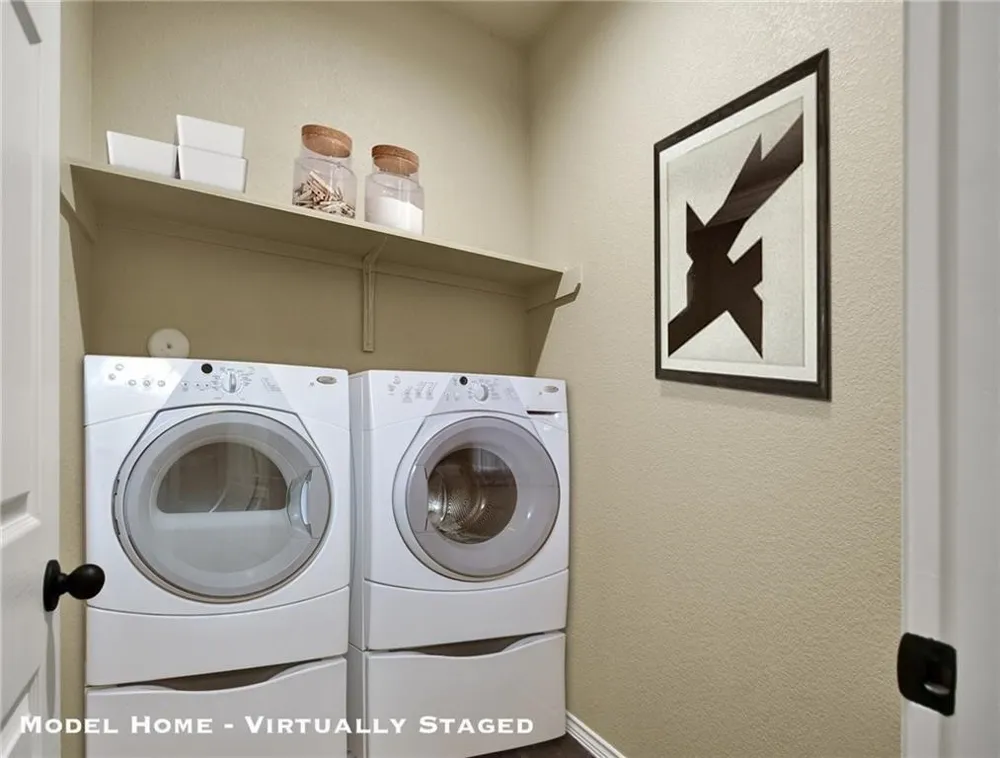 265 Joanne Loop #B Buda, TX 78610