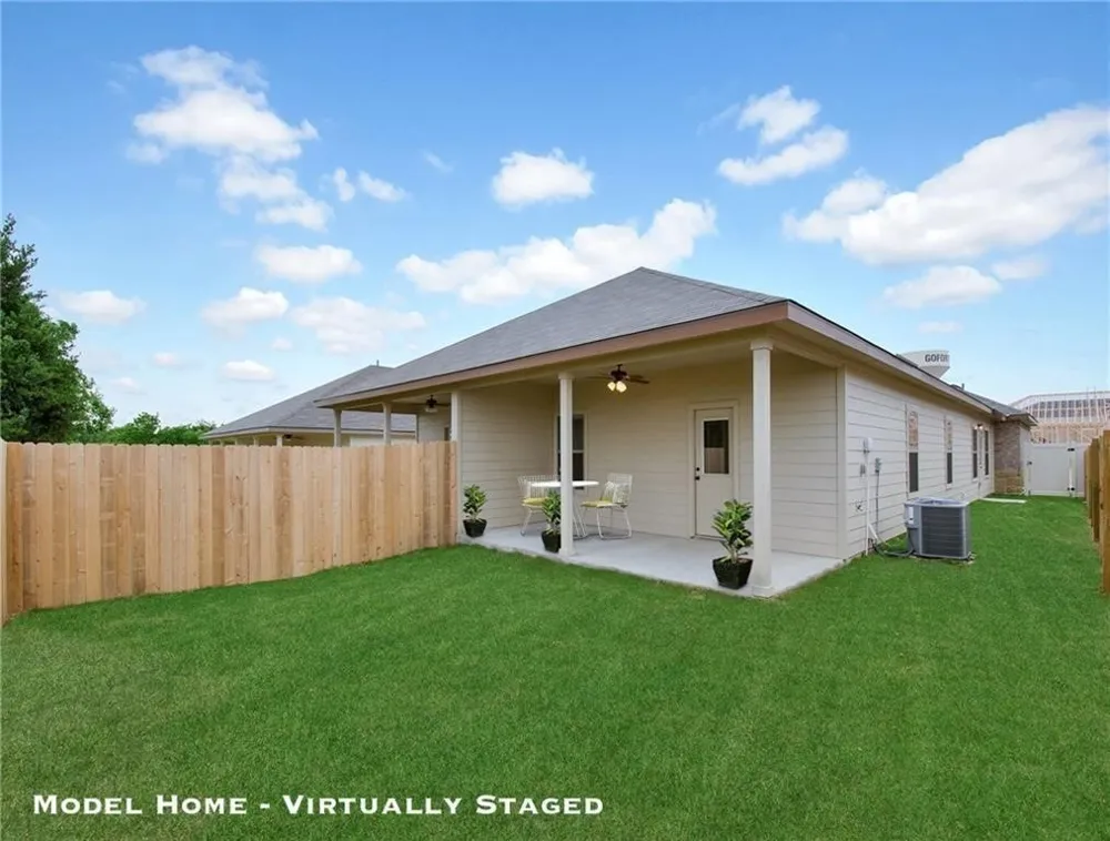 265 Joanne Loop #B Buda, TX 78610