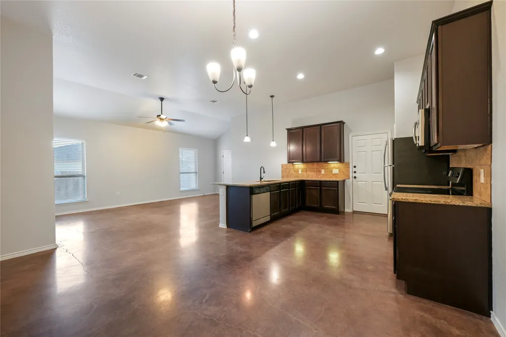 265 Joanne Loop #B Buda, TX 78610