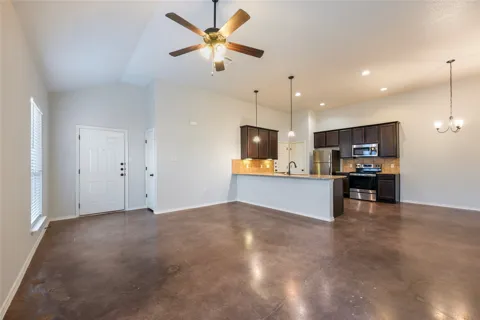 265 Joanne Loop #B