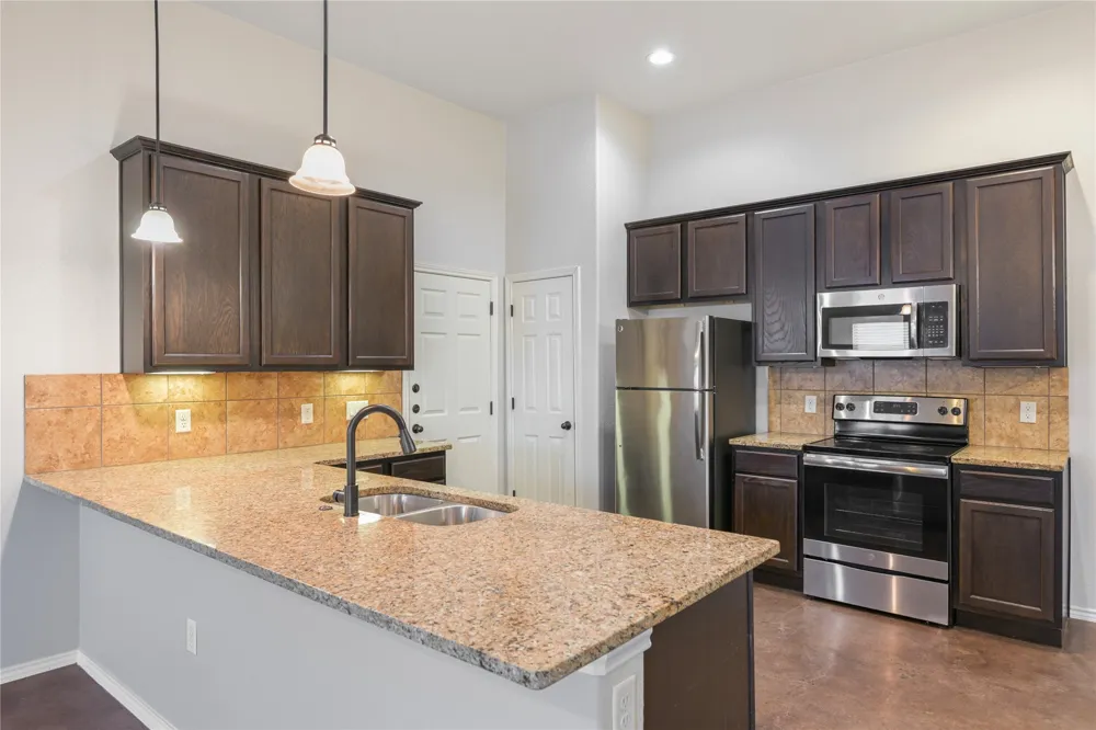 265 Joanne Loop #B Buda, TX 78610