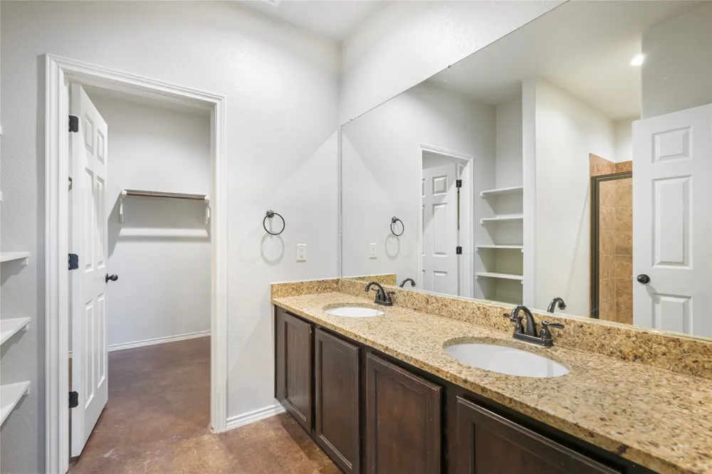 265 Joanne Loop #B Buda, TX 78610