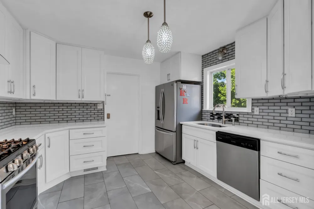 15 Rolfe Avenue Highland Park, NJ 08904